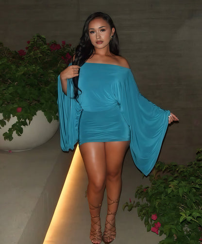Bat long sleeved hugging short dress