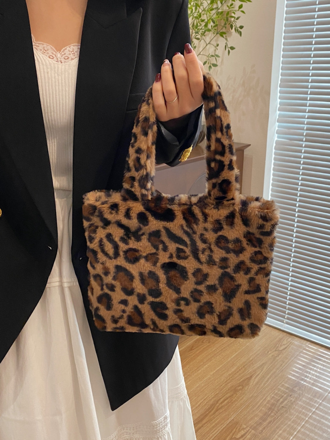 Leopard Fluff Handbag with Zip - MONLANE