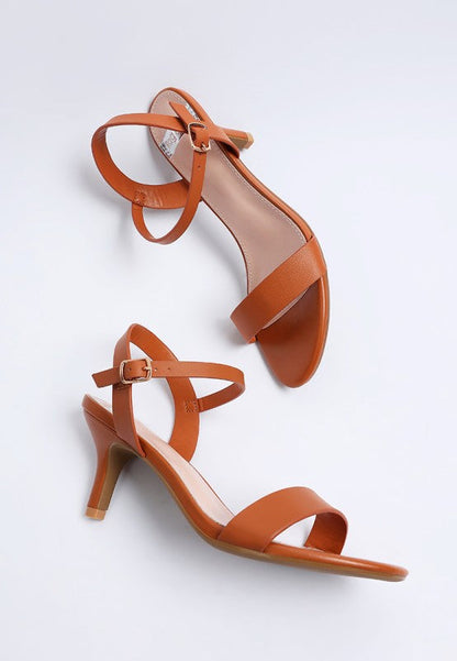 Tomari Pin Buckle Kitten Heel Sandals
