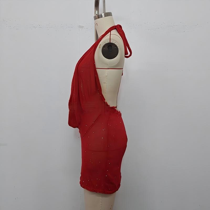 Flashing backless hanging neck cover shirt, hip hugging skirt